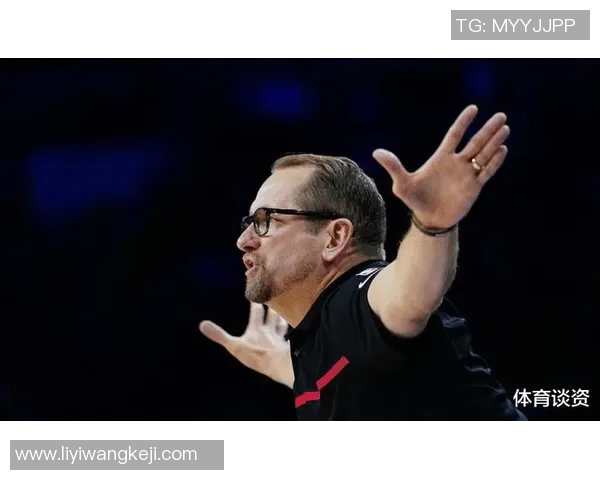 马克西谈洛瑞享受欢呼：他完全配得上这一切，我都快哭了